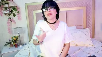 Robinbennett latina - 16 October 2025
