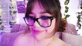 chaarlotte_1 posing on webcam 10/17/2025