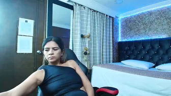 stella_xue webcam 17-Oct-25