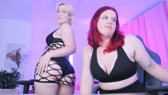 nielletablossom goth 17 October 2025