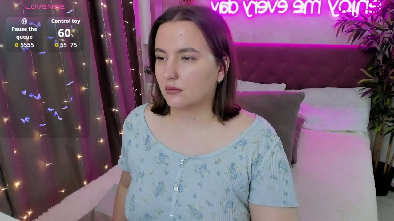 Katyaneilson live on cam 10/17/2025