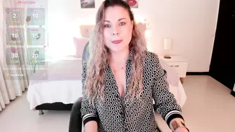 Violeta_hotter_ 17-Oct-25