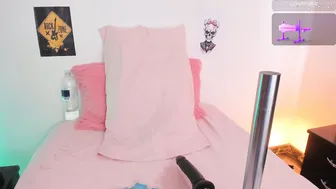 Nicolette_rock fuckmachine - (10-17-2025)