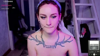 Sonicsupergirl posing on cam - 10-17-2025