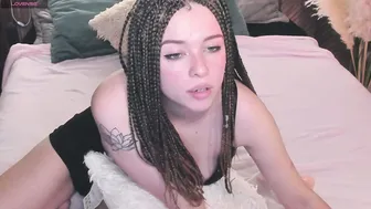 hypequeen_ webcam (10/18/2025)