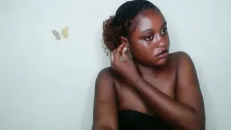 Ebony_fatass 18-Oct-2025 interactivetoy