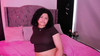 Dakota_mars lovense posing on webcam