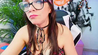 Carol_miss2 feet (10-18-2025)