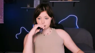 nikol_kitt (10/19/2025) camvideo
