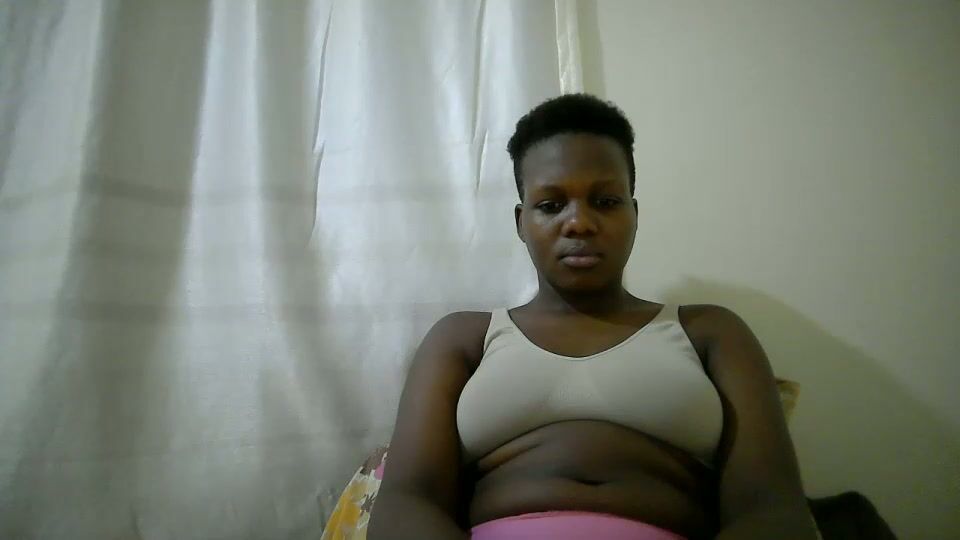 Juicy_bella2 bigtits horny amateur