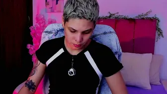 laura_r23 chat sex cam 19-Oct-2025