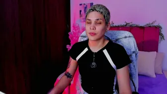 laura_r23 chat sex cam 19-Oct-2025