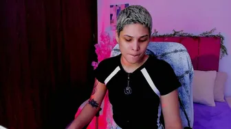 laura_r23 chat sex cam 19-Oct-2025