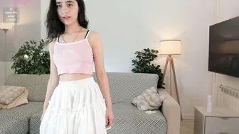 Renatenavejar posing on webcam - 19-Oct-2025