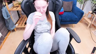 Lexihoward 22-Apr-2025 smalltits