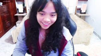 Laurent1_ live cam video 04/22/2025