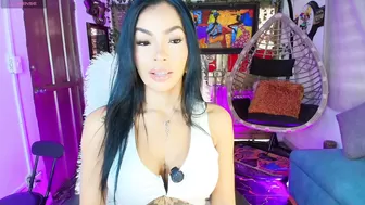 Veronicali posing on cam 30-Apr-25