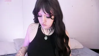eloisee_ cam 10-19-2025