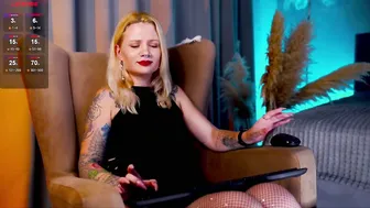 lady_vivian show 10/19/2025