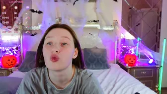 babees_eva (10/19/2025)