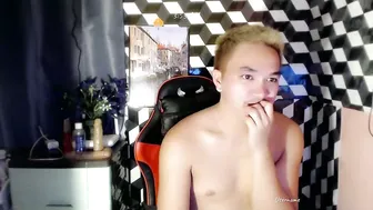 Petitehugecockxnxxx asian porn cam video