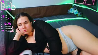 joann_dean posing on webcam (10-19-2025)