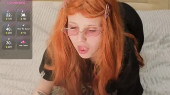 lunar_x lovense cam girl