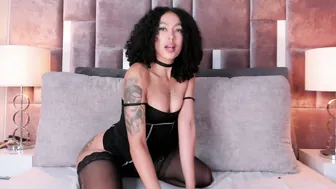 Nia_bunny stream - 10/20/2025