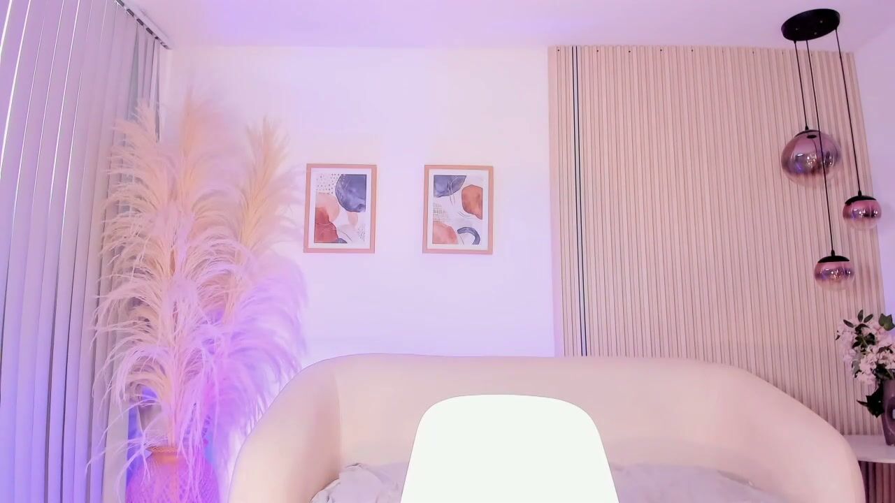 lau_reyes webcam video - 10-20-2025