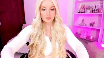mila_violet feet hot live cam video