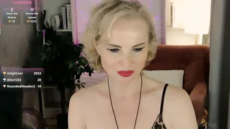 sandra_kind on live cam 21 October 2025