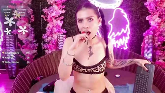 Milla_davis submissive - 21 October 2025
