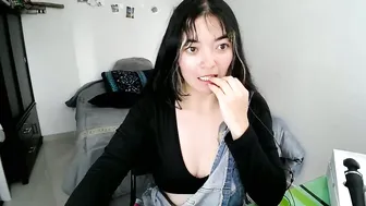 Mocca_117 nude on cam 22-Oct-2025