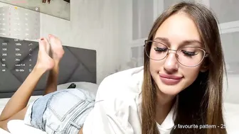 Helenjoyne hot live cam video 22 October 2025