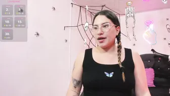 Saaya_tay posing on cam - (10/23/2025)