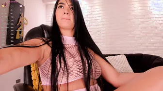 natyferrer posing on webcam 02 May 2025