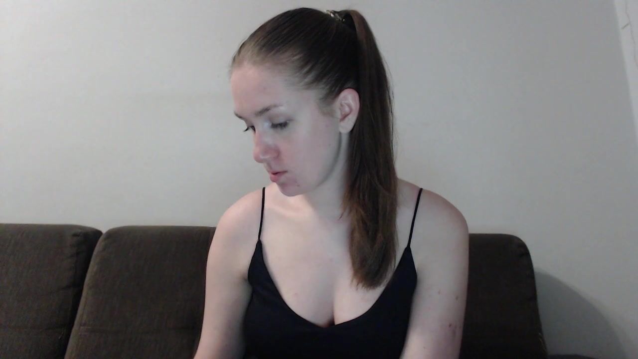 Lily_love_x live cam show 06-May-2025