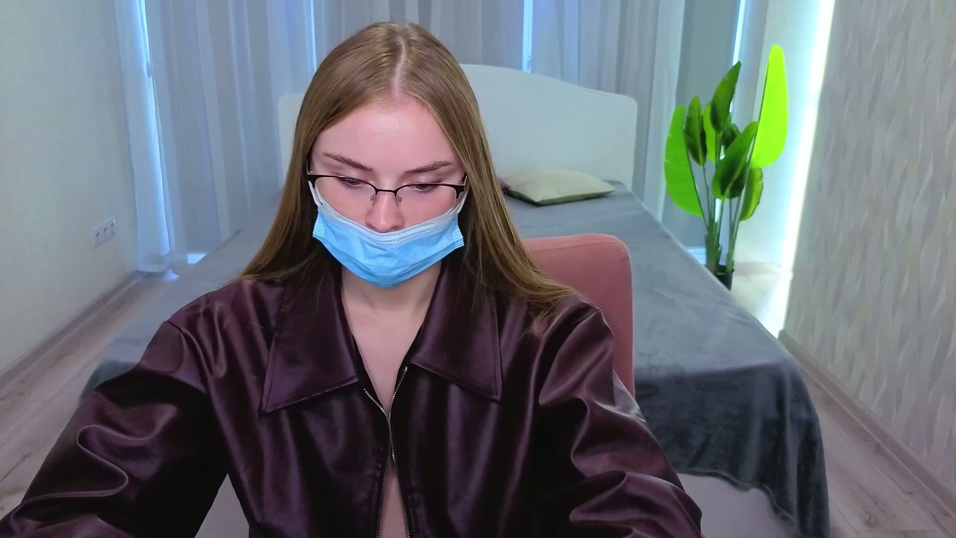 Lukeriamoon xxx chat - (10-23-2025)