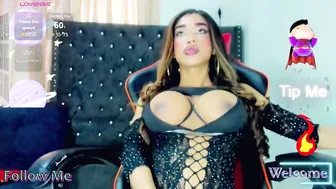 Hot_destinyk bigtits show