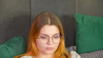 bellamarebelle redhead live cam show