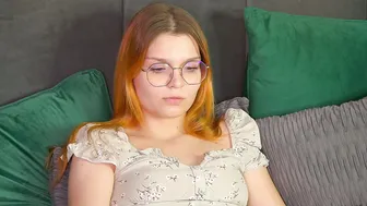 bellamarebelle redhead live cam show