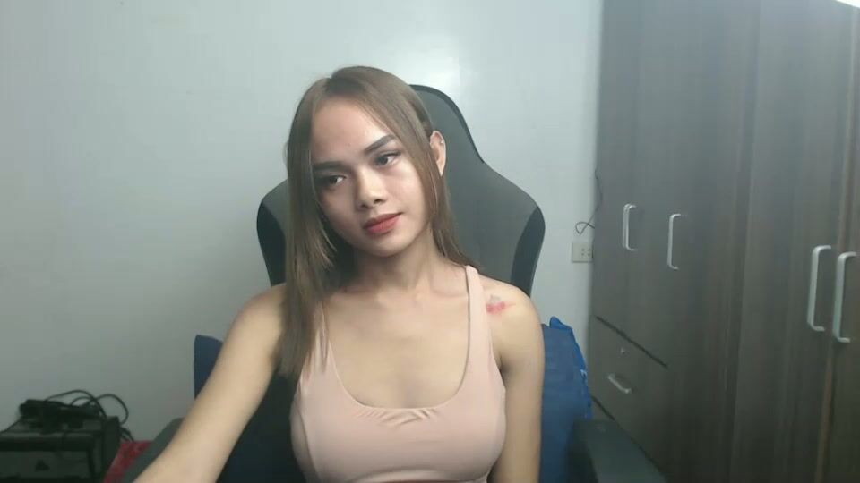 Urasian_crisa chat cam porn (10/23/2025)