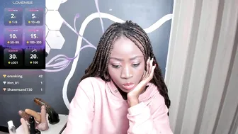 Sara_naugty webcam (10/23/2025)