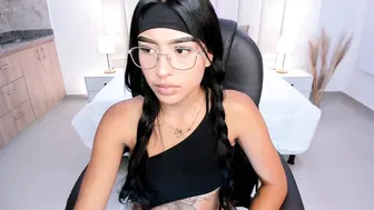 Silvana_velvet posing on cam porn chat