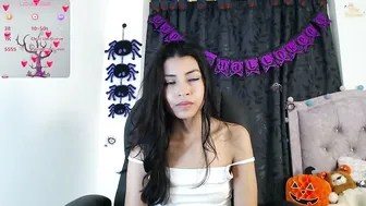 ellajonz webcam chat 24 October 2025