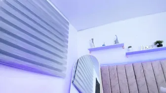 janne_moore 24-Oct-25 bigass