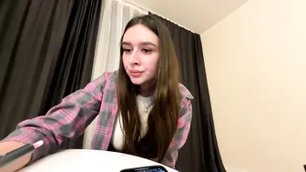 Veronica_larsson natural - (10/24/2025)