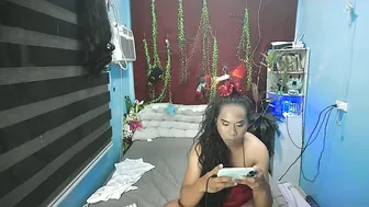 Naughtygrace4u posing on webcam 24-Oct-25