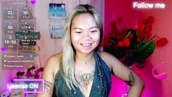 pinay_sweetlenatashaxx posing on webcam 25 October 2025