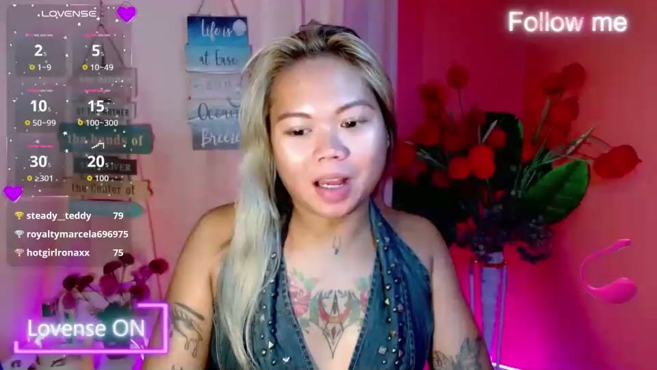 pinay_sweetlenatashaxx posing on webcam 25 October 2025